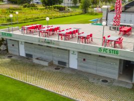 drei Kabinen mit zwei WC