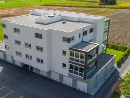 Abstellplätze und Garagen