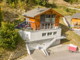 Garage mit separater Treppe