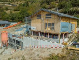 Rohbau mit Hangsicherung