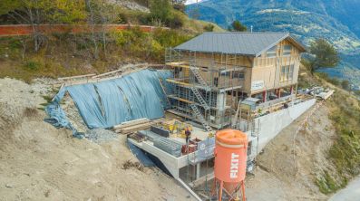 Rohbau mit Hangsicherung