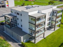 Erdgeschoss mit Unterstand